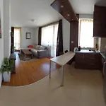 Aparthotel 500м. от лифта сладък дом в белведере комплекс 4*