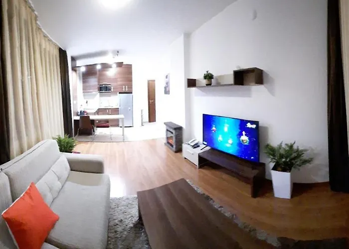 Aparthotel 500м. от лифта сладък дом в белведере комплекс 4*